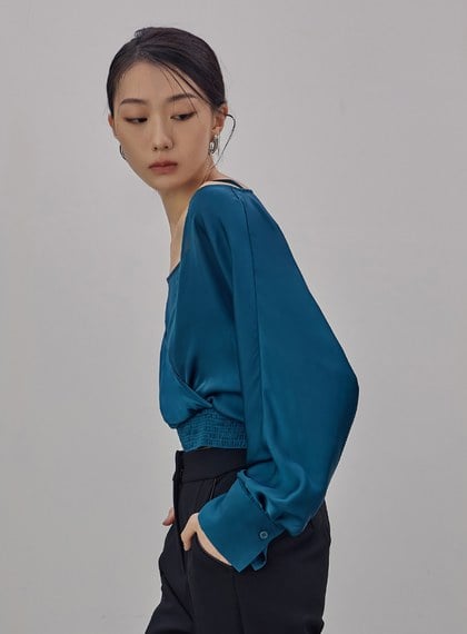 假兩件式光澤交叉上衣